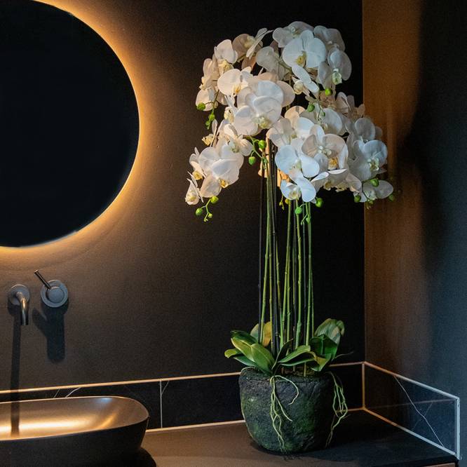 Orhidee artificiala alba cu aspect natural, in bila de pamant, 110 cm