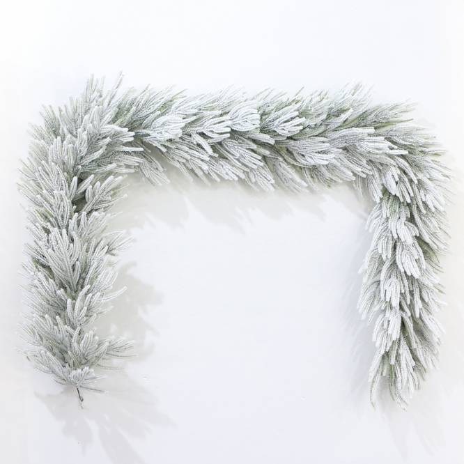 Ghirlanda brad artificial, cu aspect nins, 270 cm